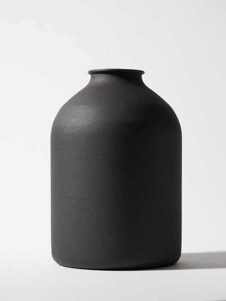 Arlo Vase - Matt Black