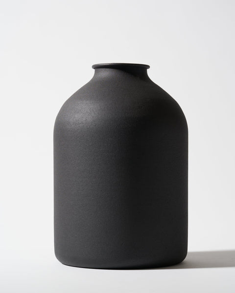 Arlo Vase - Matt Black